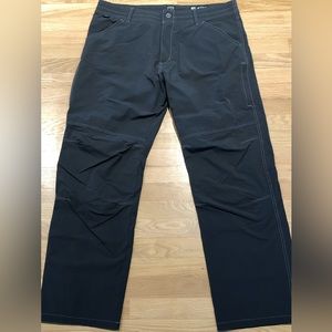 Men’s Kuhl Hiking Pants - Size 40